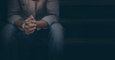 يلقي مهام العمل بأسلوب غير راقي فكيف أتصرف معه؟