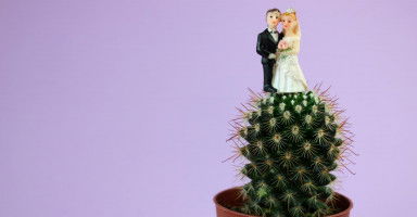 زوجتي تعيش معي فقط من أجل الأطفال